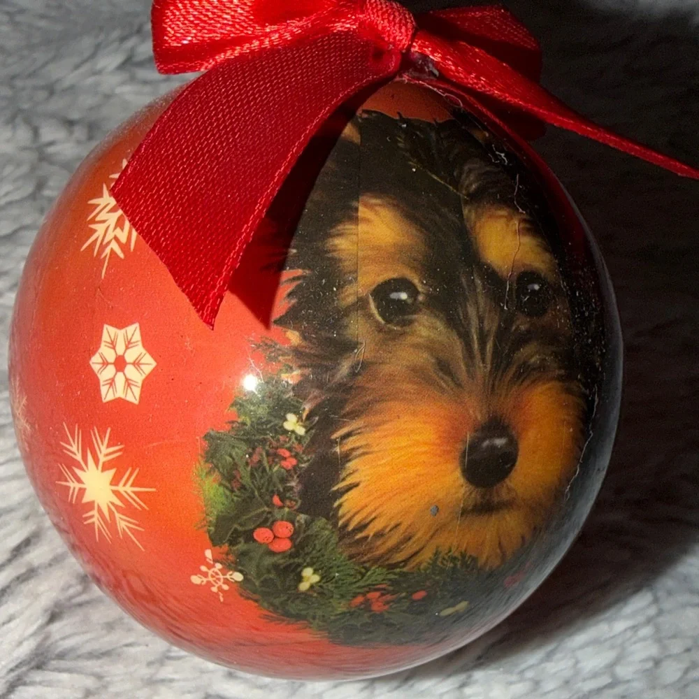E&S Pets celebrate holidays
